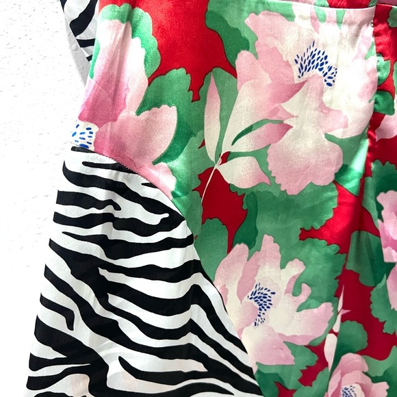 ASOS DESIGN Curve wrap maxi Floral and Zebra Long Sleeve dress in mixed print 6 - Picture 10 of 13